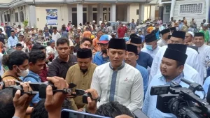 Komitmen Bersama Wong Cilik, Ahy Ngabuburit Bersama Abang Becak Di Bangkalan