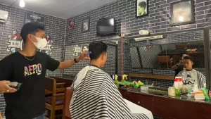 Berkah Ramadan, Omset Potong Rambut Di Bangkalan Meroket