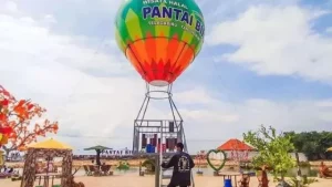 Banyak Spot Foto Menarik, Pantai Biru Di Tanjung Bumi Bangkalan Jadi Primadona