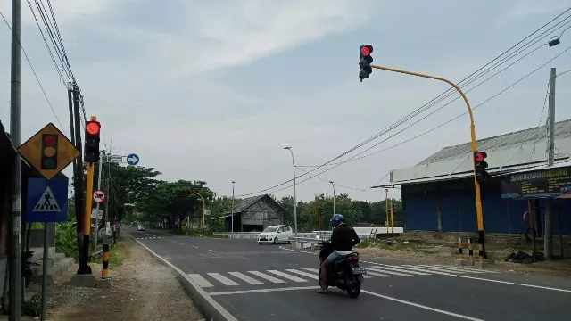 Persimpangan Jalan Lingkar Selatan (Jls) Di Kaseran Torjun.