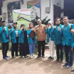 Denzico Mahasiswa Semester Akhir Fakultas Teknik Sipil Unisma Bersama Rekannya.