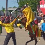 Salah Satu Peserta Saat Menampilkan Jaran Serek.