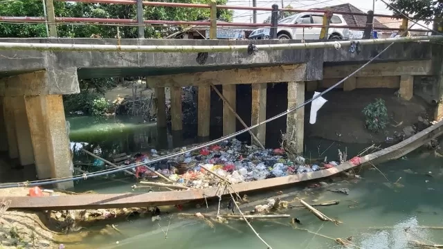 Kondisi Besi Kenal Yang Jatuh Di Sungai Blega.