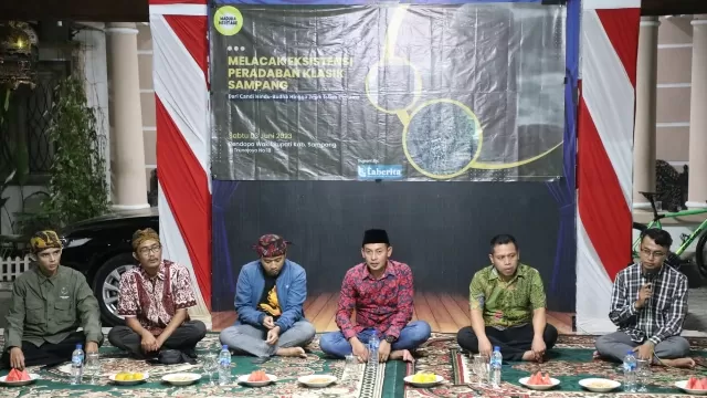 Gelaran Diskusi Dan Ngopi Bareng Di Pendapa Rumah Dinas Wakil Bupati Sampang.