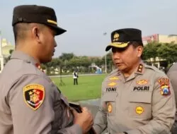 Kapolsek Banyuates Sampang Diganjar Penghargaan Oleh Kapolda Jatim 4 Kapolsek Banyuates Sampang Diganjar Penghargaan Oleh Kapolda Jatim