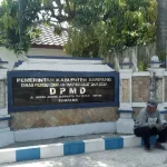 Kantor Dinas Pemberdayaan Masyarakat Dan Desa (Dpmd) Kabupaten Sampang.