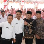 Bupati Dan Wabup Sampang Usai Menyerahkan Sk Pppk Guru. (Prokopim Pemkab Sampang For Taberita)