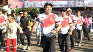 Bupati – Wabup Sampang Semarakkan Hari Bhayangkara Ke 77 Dengan Olahraga Bersama