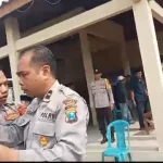 Suasana Saat Terjadi Kericuhan Di Balai Desa Langkap.