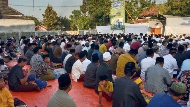 Suasana Jemaah Muhammadiyah Di Bangkalan Saat Melakukan Salat Idul Adha.