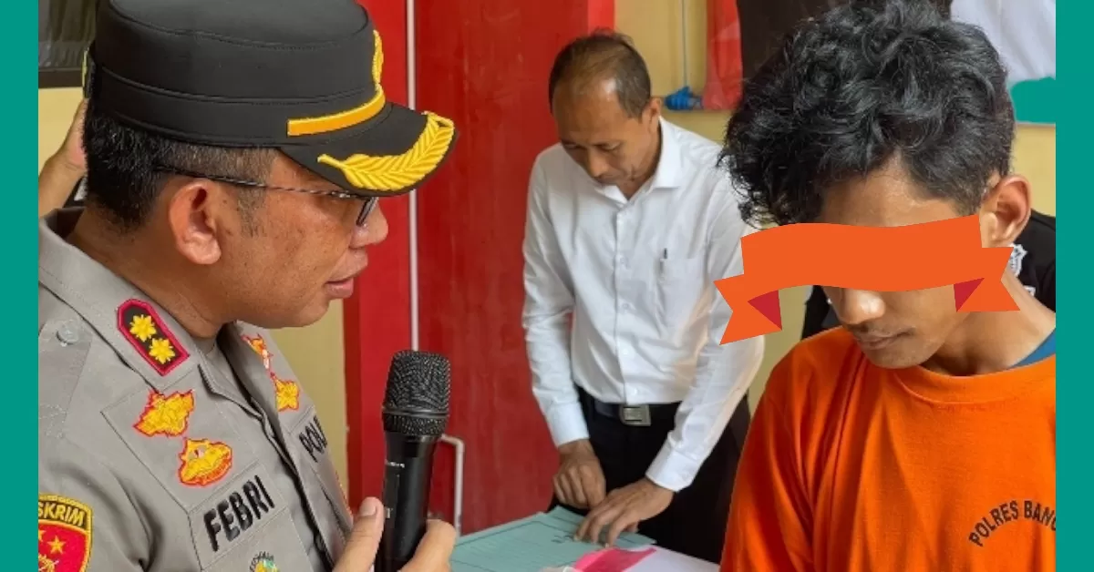 Pelaku Pembunuhan Saat Diamankan Di Mapolres Bangkalan.