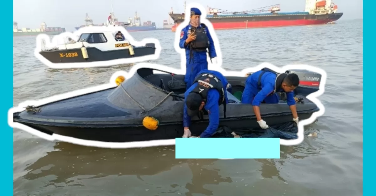 Petugas Gabungan Satpolairud Bersama Badan Sar Nasional Propinsi Jawa Timur Saat Melakukan Evakuasi Korban Bunuh Diri.