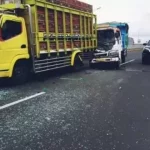 Kondisi Truck Yang Mengalami Kecelakaan Di Atas Jembatan Suramadu.