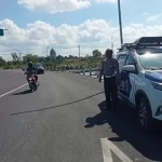 Petugas Satlantas Saat Melakukan Patroli Di Sekitar Jls.