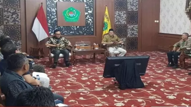 Serap Aspirasi Petani Tembakau Bersama Bupati Pamekasan Baddrut Tamam.