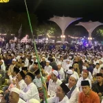 Pilihan Ribu Jemaah Memadati Alun - Alun Trunojoyo Sampang