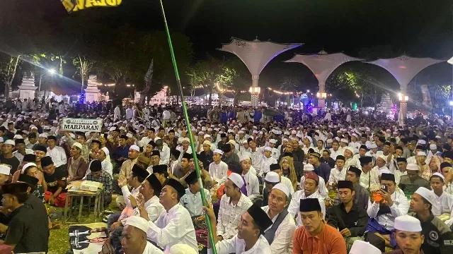 Tabligh Akbar Haul Habib Muhammad Bin Hafidz, Alun – Alun Trunojoyo Sampang Jadi Lautan Manusia