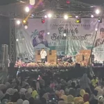 Ribuan Masyarakat Memenuhi Lapangan Depan Pom Bensin Desa Parseh