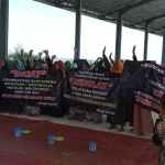 Warga Sekitar Desa Buluh Berkumpul Di Tpa Menolak Dibukanya Kembali Tpa.