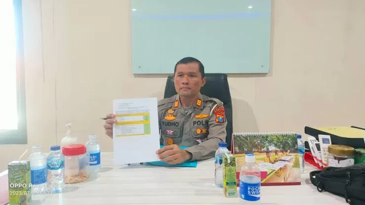 Kasatlantas Polres Sampang, Akbp Yudo.