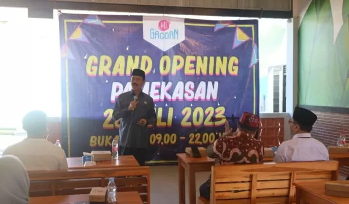 Wabup Pamekasan Fattah Jasin Saat Meresmikan Outlet Mie Gacoan. (Foto : Beritalima)