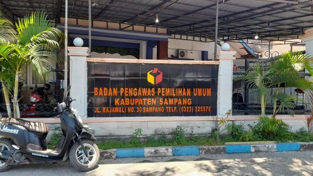 Kantor Bawaslu Kabupaten Sampang.