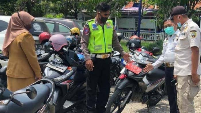 Kendaraan Dinas Roda Dua Di Lingkungan Pemkab Sampang. (Foto : Tribunnews)