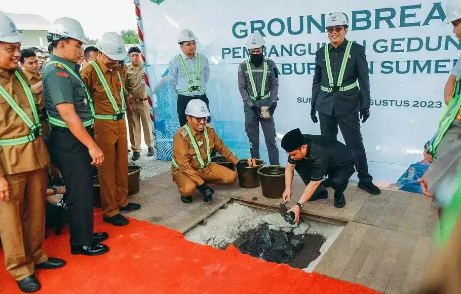 Peletakan Batu Pertama Pembangunan Gedung Dprd Sumenep.