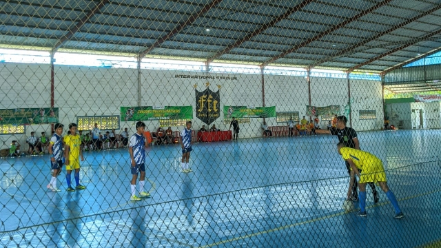 Atlet Cabor Futsal Kabupaten Sampang Saat Bertanding.