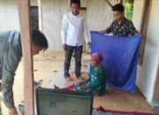 Melalui Program Rela Berkorban, Dispendukcapil Sampang Jemput Bola Bantu Pengurusan Adminduk Warga