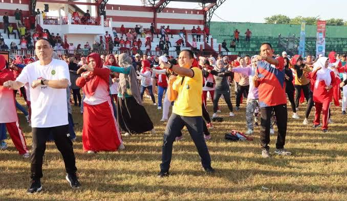 Forkopimda Sumenep Saat Melakukan Olahraga Bersama Di Gor A. Yani.