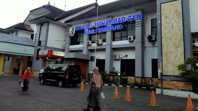 Tampak Halaman Depan Rsmz Sampang.