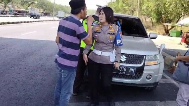 Tersangka Agus Saat Terjadi Cekcok Di Akses Jembatan Suramadu.