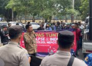 Pisah Kenang Plt Bupati Bangkalan Diwarnai Aksi Demo di Pintu Gerbang Pendopo