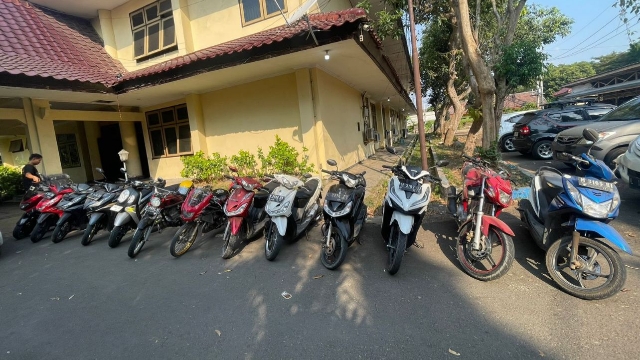 Belasan Motor Terparkir Di Mapolres Bangkalan