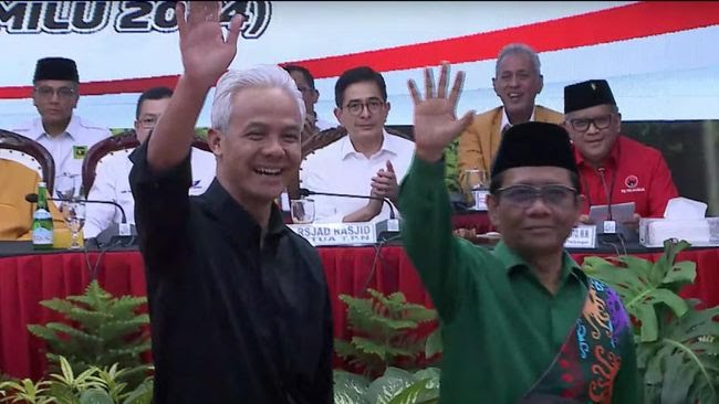 Ganjar Pranowo (Kanan), Mahfud Md (Kiri). (Foto : Detik)