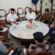 Pj Bupati Bangkalan Saat Melakukan Pertemuan Dengan Pelaku Tambang Galian C Di Pendopo Agung Bangkalan.