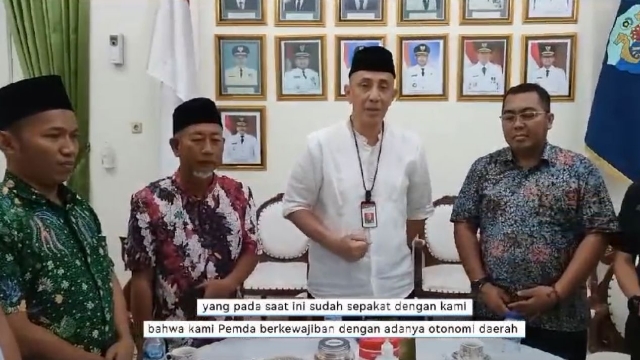 Pj Bupati Bangkalan Saat Menerima Sejumlah Pengusaha Rumah Makan Di Rumah Dinas.