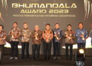 Lakukan Inovasi Pemanfaatan Geospasial, Bupati Sampang Sabet Penghargaan Bhumandala Award