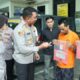 Kapolres Bangkalan Akbp Febri Isman Jaya Saat Mengamankan Pelaku Curianmor Di Mapolres Bangkalan.