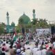 Suasana Aksi Bela Palestina Di Monumen Arek Lancor. (Foto : Koran Madura)