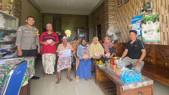 Salah Satu Keluarga Penerima Manfaat Di Balai Desa Buduran.