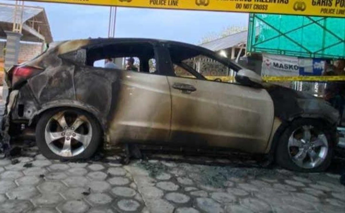 Kondisi Mobil Usai Terbakar (Foto : Jatimnow)