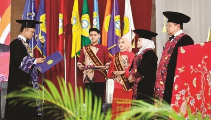 Utm Kembali Kukuhkan Dua Guru Besar Di Bidang Ilmu Hukum