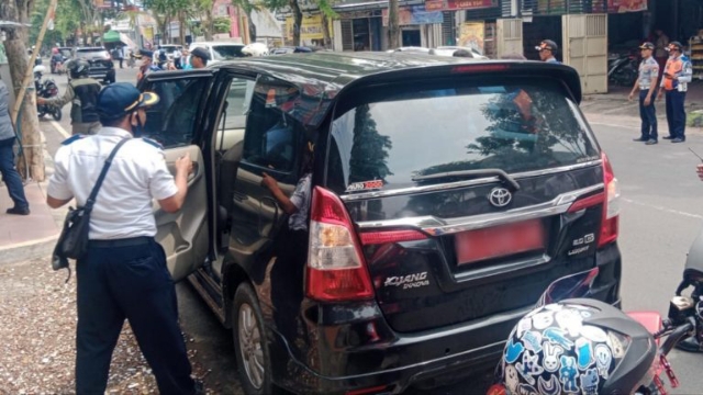 Salah Satu Mobil Dinas Pemerintah Kabupaten Bangkalan