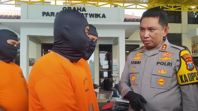 Kapolres Bangkalan Akbp Febri Isman Jaya Saat Konferensi Pers Di Mapolres Setempat.