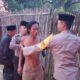 Pelaku Saat Diamankan Di Kediaman Warga Bersama Polisi.