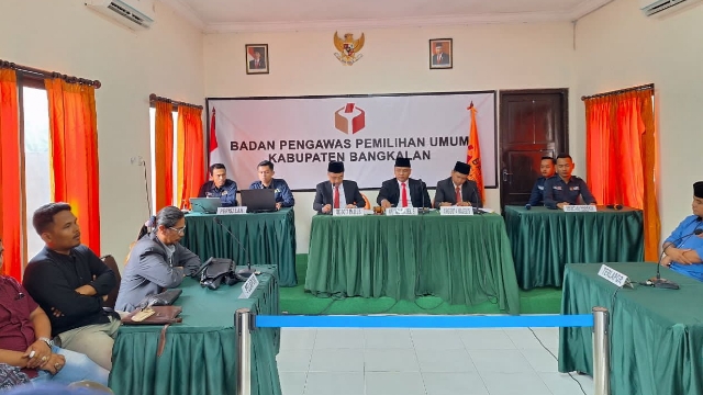 Suasana Ketika Bawaslu Bangkalan Menggelar Sidang Putusan Di Kantor Bawaslu Setempat.