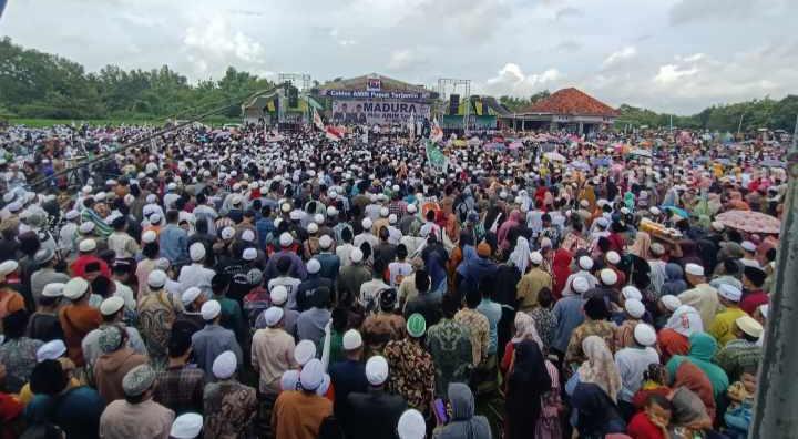 Suasana Lapangan Garuda Penuh Sesak Saat Kampanye Akbar Pasangan Amin