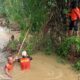 Aksi Kerja Bakti Relawan Bersama Bpbd Sampang Di Sungai Kamoning Desa Panggung.